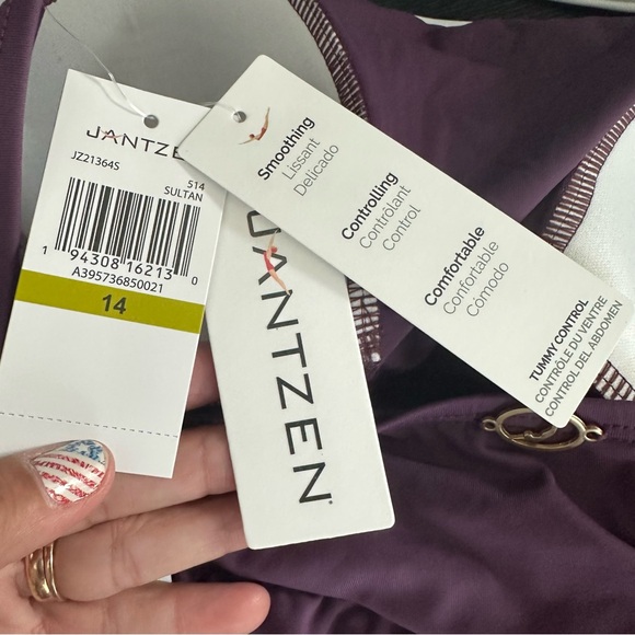 Jantzen Color Blocked Cross-Back Tankini Swimsuit in Sultana: 14 - Picture 6 of 9